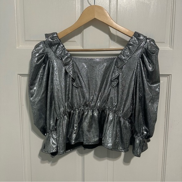QUEEN OF SPARKLES Blouse Silver Metallic Ruffle Cropped Dainty Statement Small - Picture 3 of 6